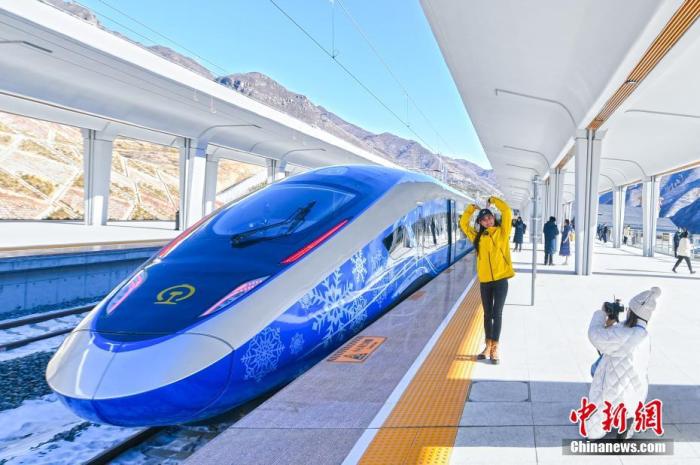 雪后的崇礼冬奥氛围浓